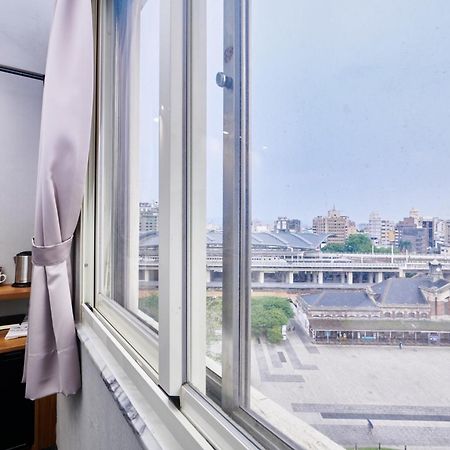 Hotel Leisure 台中輕行旅 Taichung Exterior foto