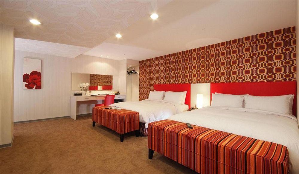 Hotel Leisure 台中輕行旅 Taichung Exterior foto
