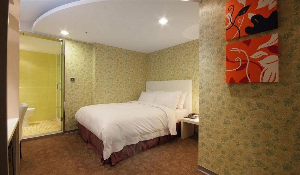 Hotel Leisure 台中輕行旅 Taichung Exterior foto