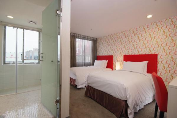 Hotel Leisure 台中輕行旅 Taichung Exterior foto