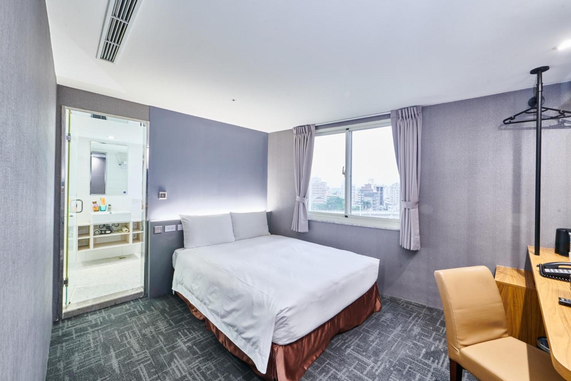 Hotel Leisure 台中輕行旅 Taichung Exterior foto