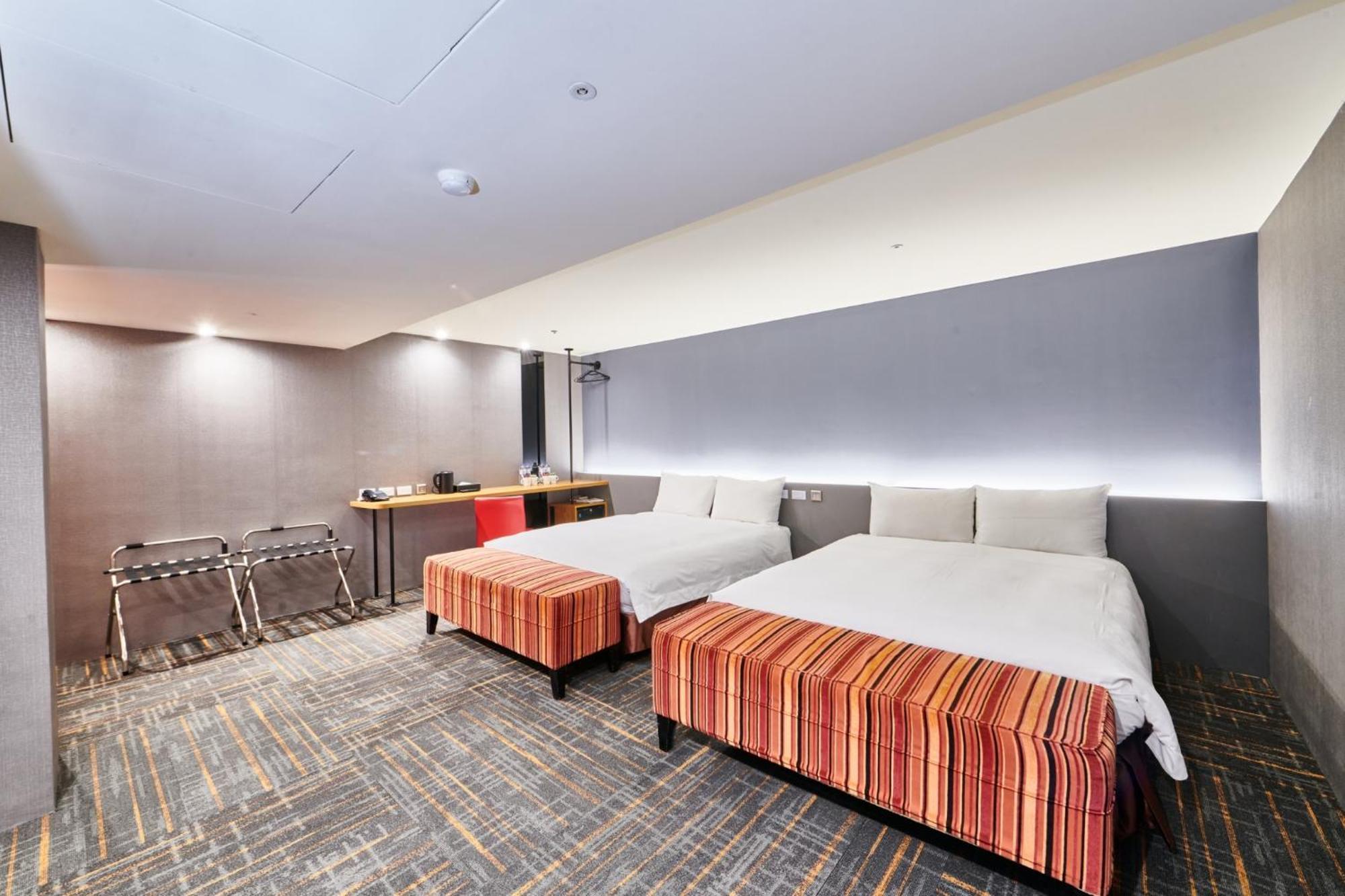 Hotel Leisure 台中輕行旅 Taichung Exterior foto