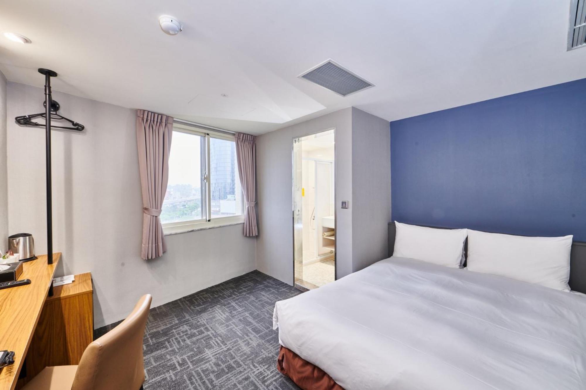 Hotel Leisure 台中輕行旅 Taichung Exterior foto