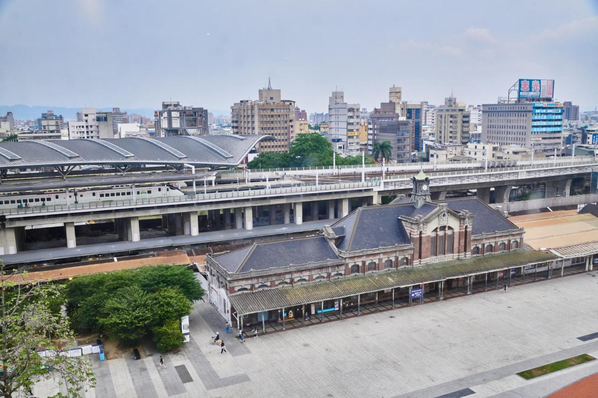 Hotel Leisure 台中輕行旅 Taichung Exterior foto
