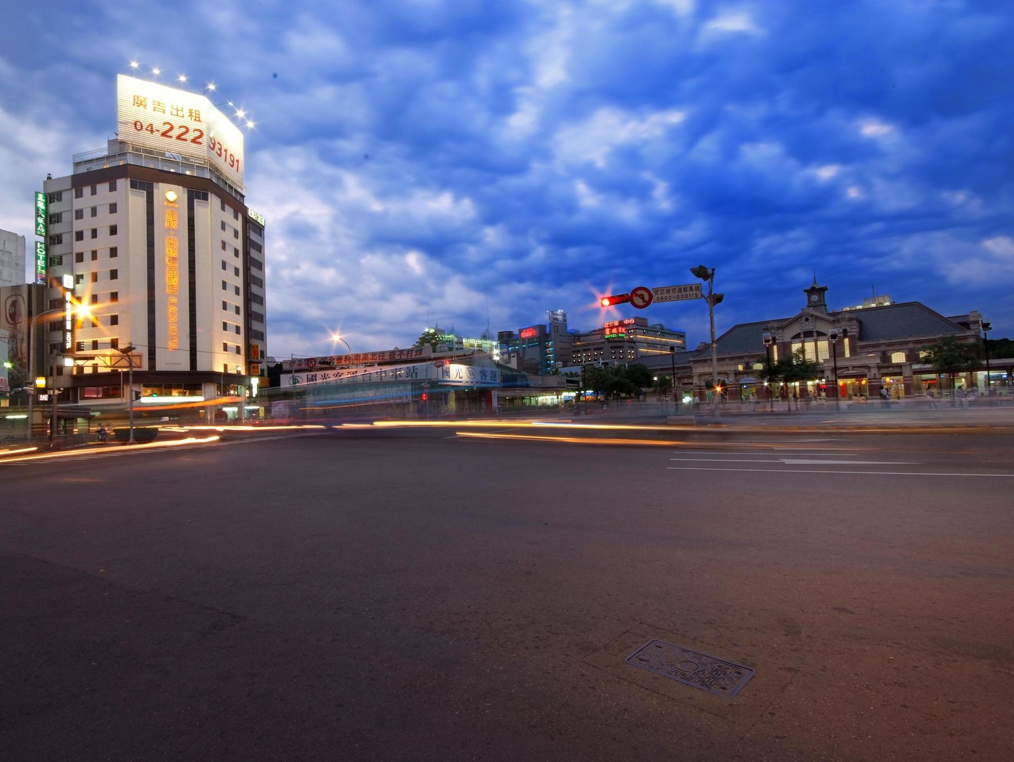 Hotel Leisure 台中輕行旅 Taichung Exterior foto
